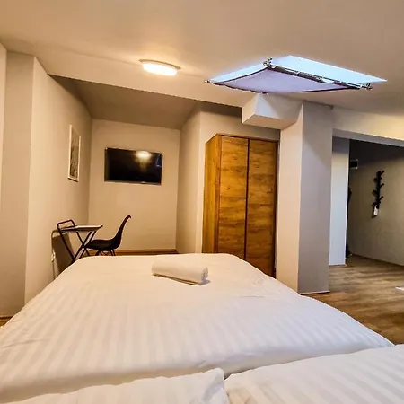 Xxl Rooms Osijek Exterior photo