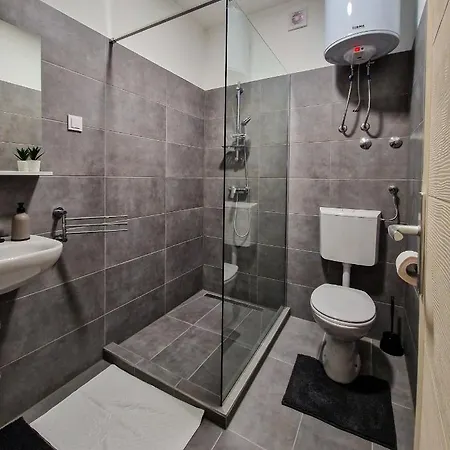 Xxl Rooms Osijek Exterior photo