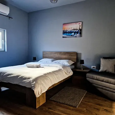 Xxl Rooms Osijek Exterior photo