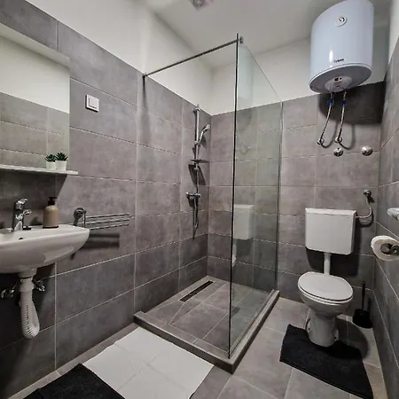 Xxl Rooms Osijek Exterior photo