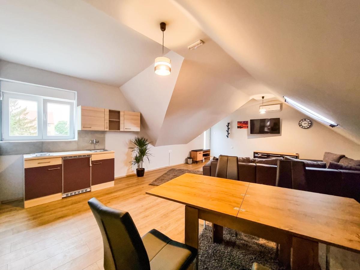 Xxl Apartment